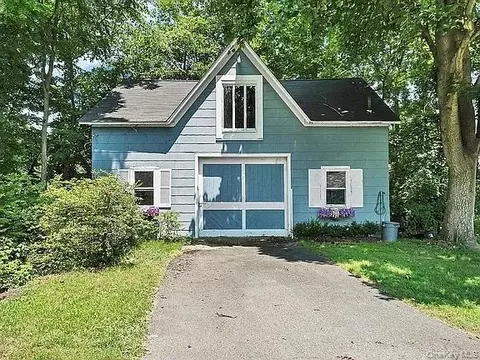 Exterior - 421 Spring St, Monroe, NY 10950 photo 4 of 13