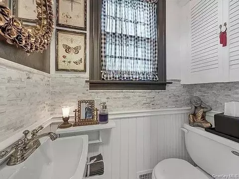 Bath - 421 Spring St, Monroe, NY 10950 photo 4 of 4