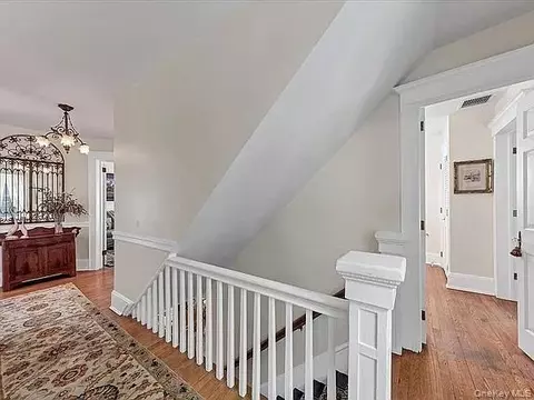 Entry Way - 421 Spring St, Monroe, NY 10950 photo 3 of 8