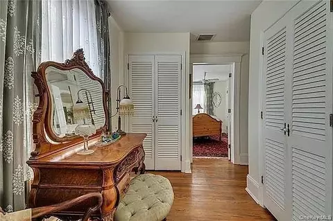 Entry Way - 421 Spring St, Monroe, NY 10950 photo 4 of 8