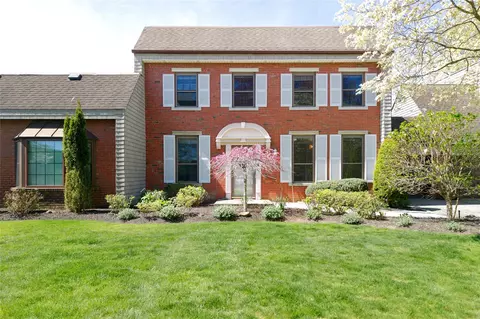 113 Harbour Ln, Bay Shore, NY 11706