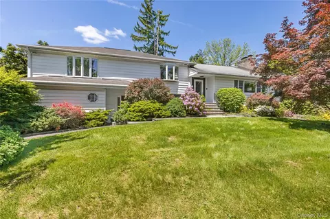 2307 Hawthorne Dr, Yorktown, NY 10598