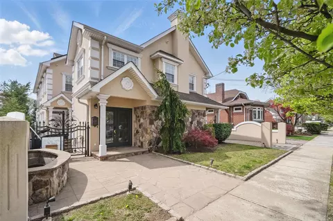 3348 Polo Pl, New York, NY 10465