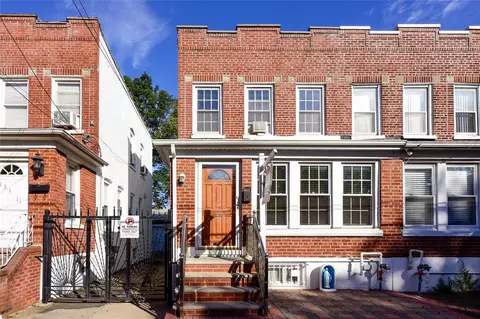 13113 86th Rd, New York, NY 11418