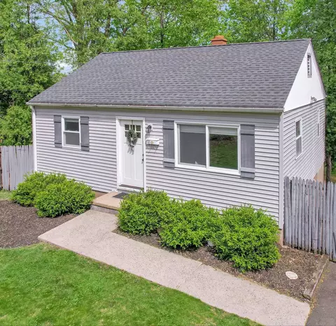 12 N Lexow Ave, Clarkstown, NY 10954