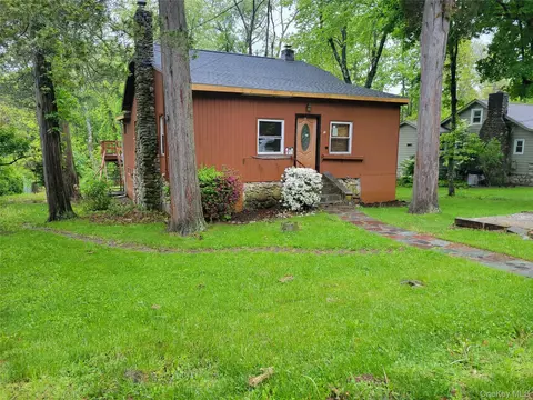 31 Starview Ave, Putnam Valley, NY 10579