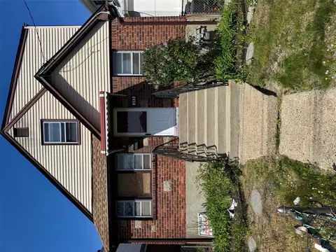 253 Beach 12th St, Far Rockaway, NY 11691