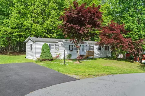 26 Redwood St, Mamakating, NY 12721
