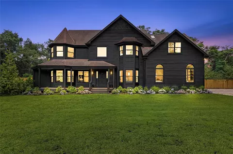 334 Noyack Rd, Southampton, NY 11968