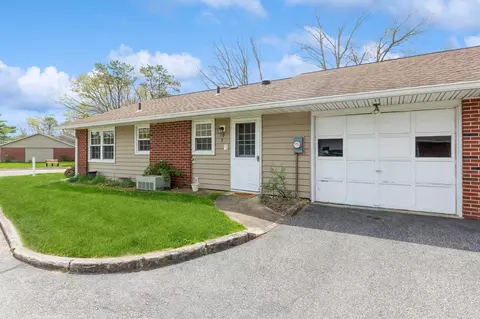 50 Trent Ct #B, Ridge, NY 11961