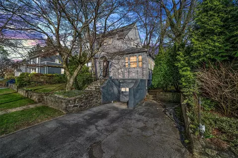 50 Oakland Ave, Eastchester, NY 10707