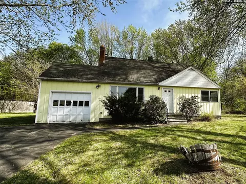 3 Morry Rd, Red Hook, NY 12571