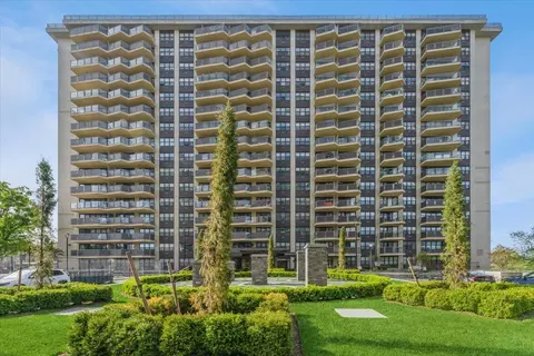 18-05 215th St #4E, New York, NY 11360