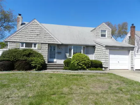 331 Boundary Ave, Bethpage, NY 11714