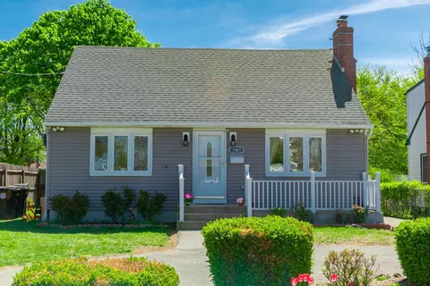 1069 Brookdale Ave, Bay Shore, NY 11706