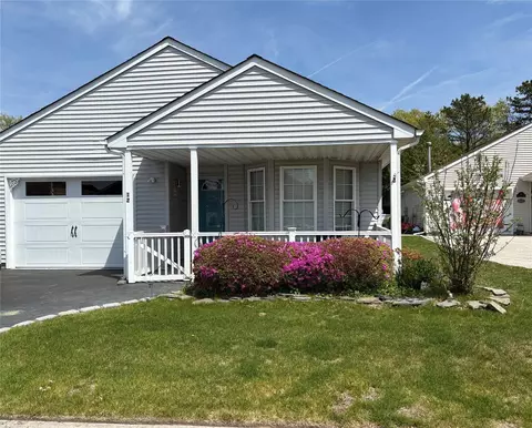12 Orange Tree, Manorville, NY 11949
