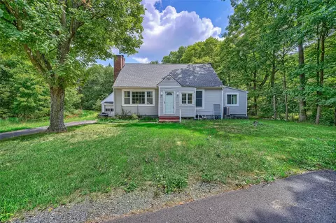 33 Hudson Rd, Washingtonville, NY 10992