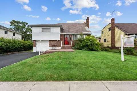 46 Ford Dr W, Massapequa, NY 11758