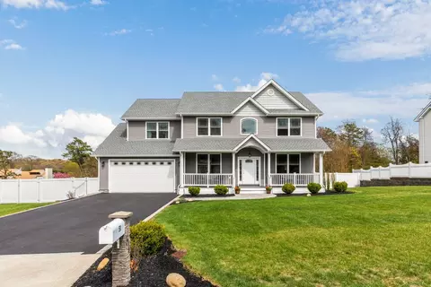 51 Ave D, Farmingville, NY 11738