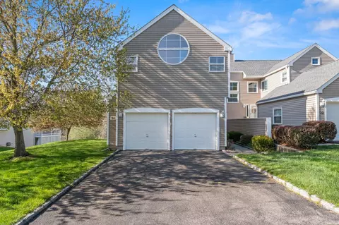 24 Delong St, Beekman, NY 12570