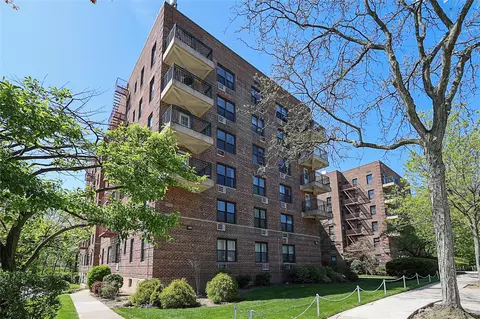 226-26 Union Tpke #5F, Oakland Gardens, NY 11364