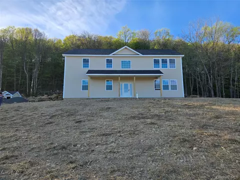 718 Mount Hope Rd, Wallkill, NY 10940