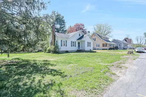 32 Crittenden St, Shawangunk, NY 12589