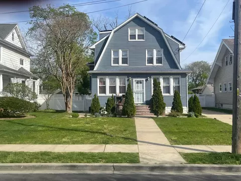 58 7 St, Valley Stream, NY 11581