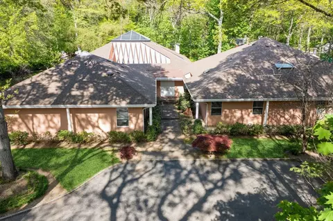 2323 Cedar Swamp Rd, Glen Head, NY 11545