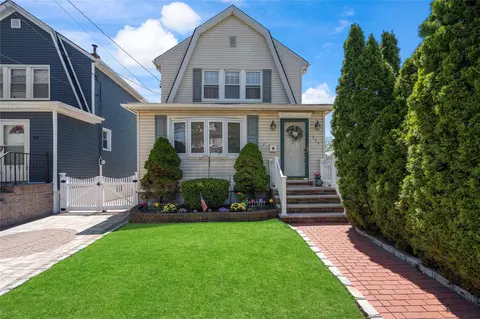 665 Gabriel Ave, Hempstead, NY 11010