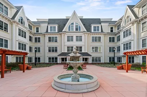 225 Stanley Ave #304, Mamaroneck, NY 10543