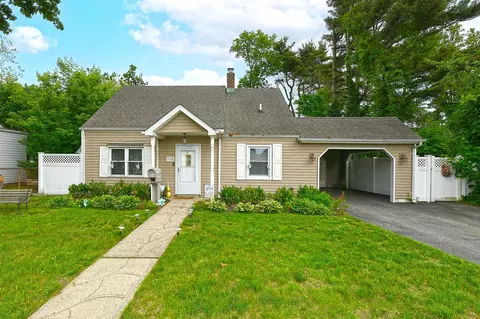 335 Orchid Rd, Levittown, NY 11756