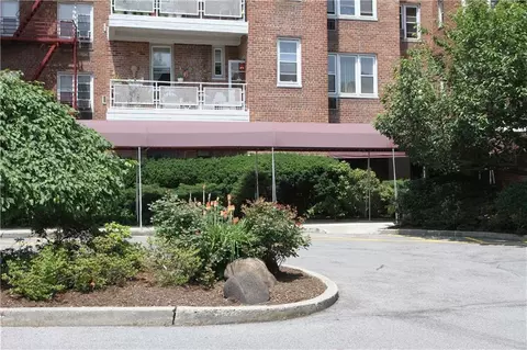 245 Rumsey Rd #6C, Yonkers, NY 10701