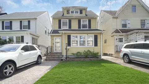 92-36 216 St, New York, NY 11428