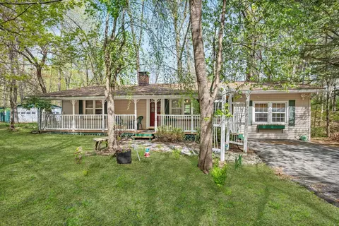 54 Glenmere Homesites Rd, Florida, NY 10921