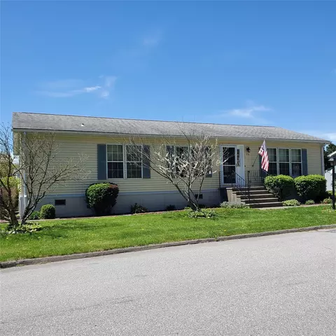 70 Kens Way, Hyde Park, NY 12538