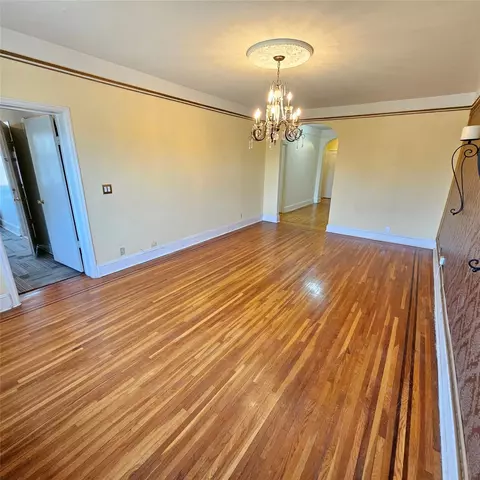 590 E 3rd St #2-O, Mount Vernon, NY 10553