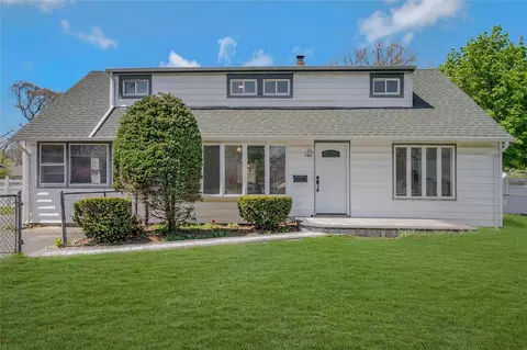 131 Stanley Dr, Centereach, NY 11720