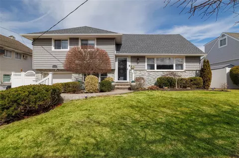 292 Concord Ave, Oceanside, NY 11572