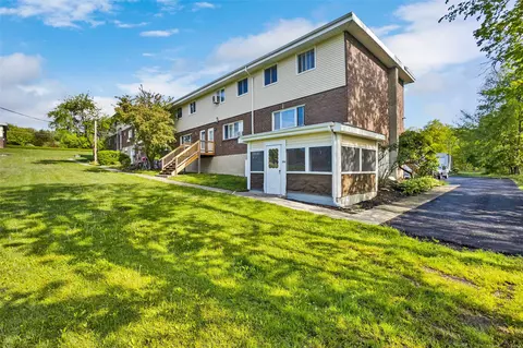 881 Albany Post Rd #35A, New Paltz, NY 12561