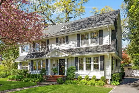 11 Benedict Pl, Pelham, NY 10803