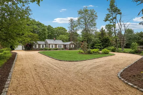 236 W 22nd St, Huntington, NY 11743