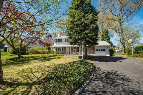 105 Ketewamoke Ave, Babylon, NY 11702