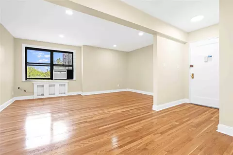 25-40 Union St #6B, Flushing, NY 11354