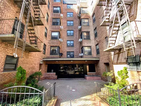 90-08 32 Ave #407, East Elmhurst, NY 11369