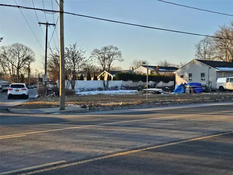 Beach Street, Islip, NY