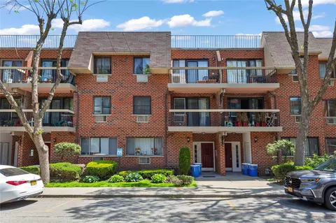71-09 Sutton Pl UNIT 2, New York, NY 11365
