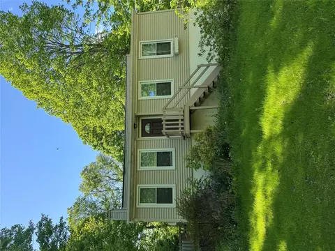 88 Lakeview Dr, Pawling, NY 12564