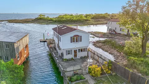 331 Cross Bay Blvd, Broad Channel, NY 11693