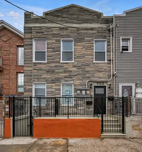 955 Crescent St, Brooklyn, NY 11208
